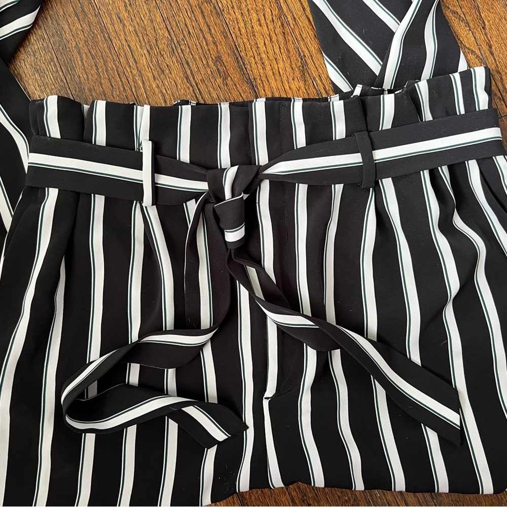 H&M paper bag waist cropped pants 🌟